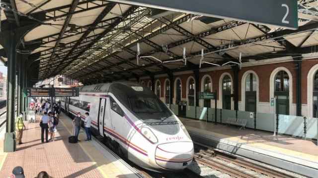 Un tren llegando a la estación de Valladolid