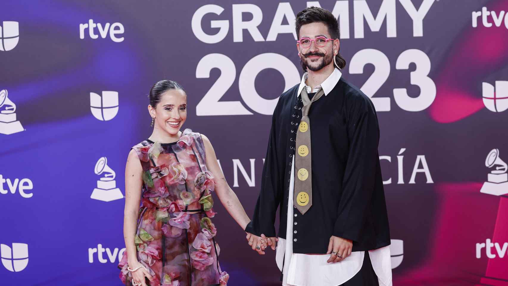Camilo y Evaluna en los Premios Grammy 2023.