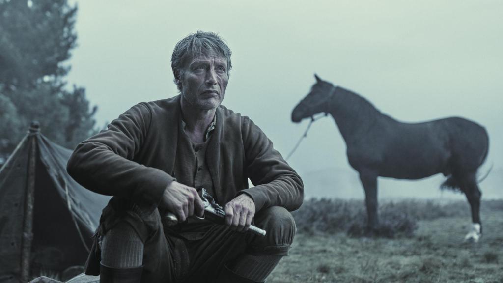 Mads Mikkelsen interpreta a Ludvig Kahlen en 'La tierra prometida (The Bastard)'