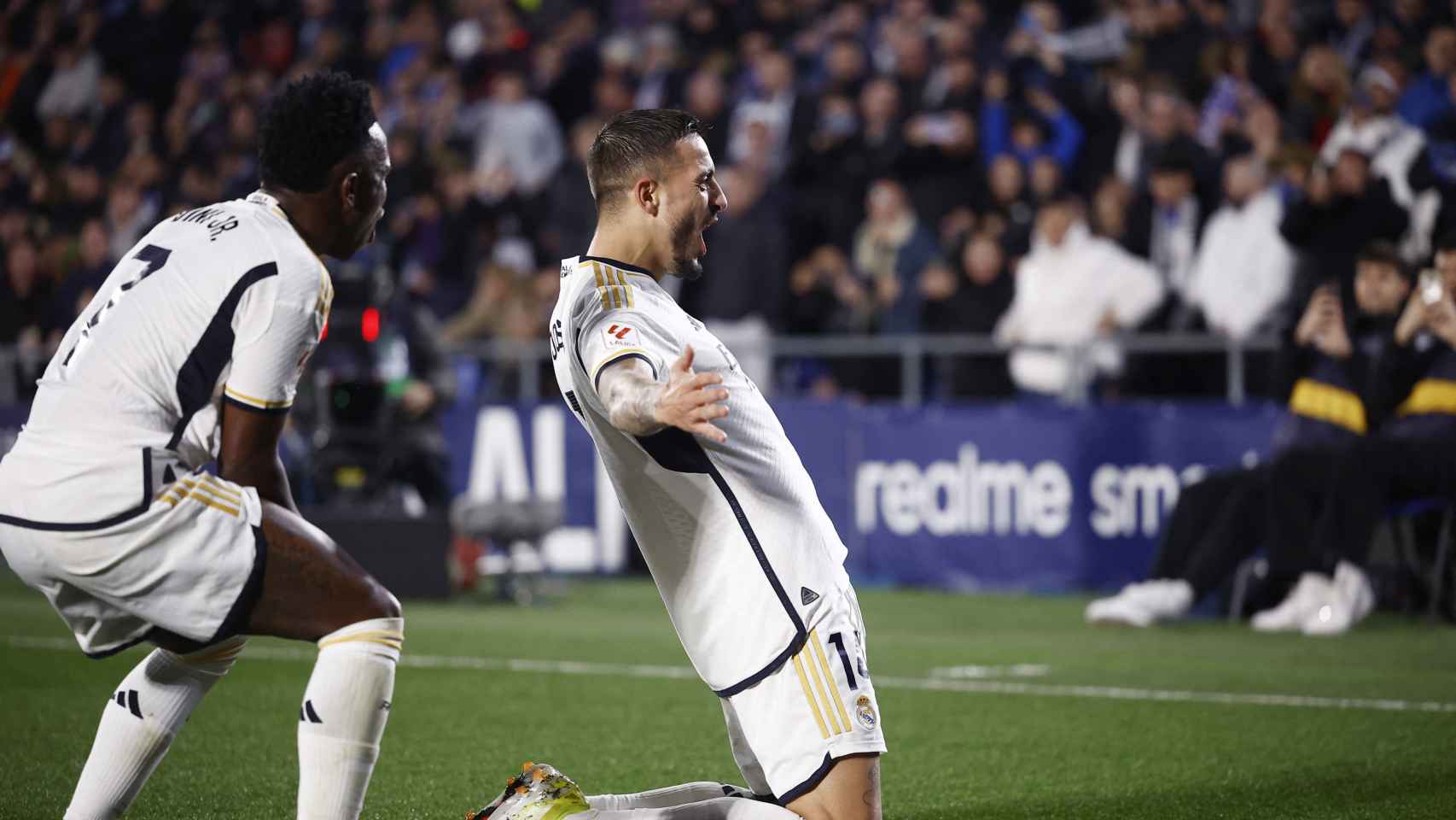 Joselu celebra su segundo gol frente al Getafe.