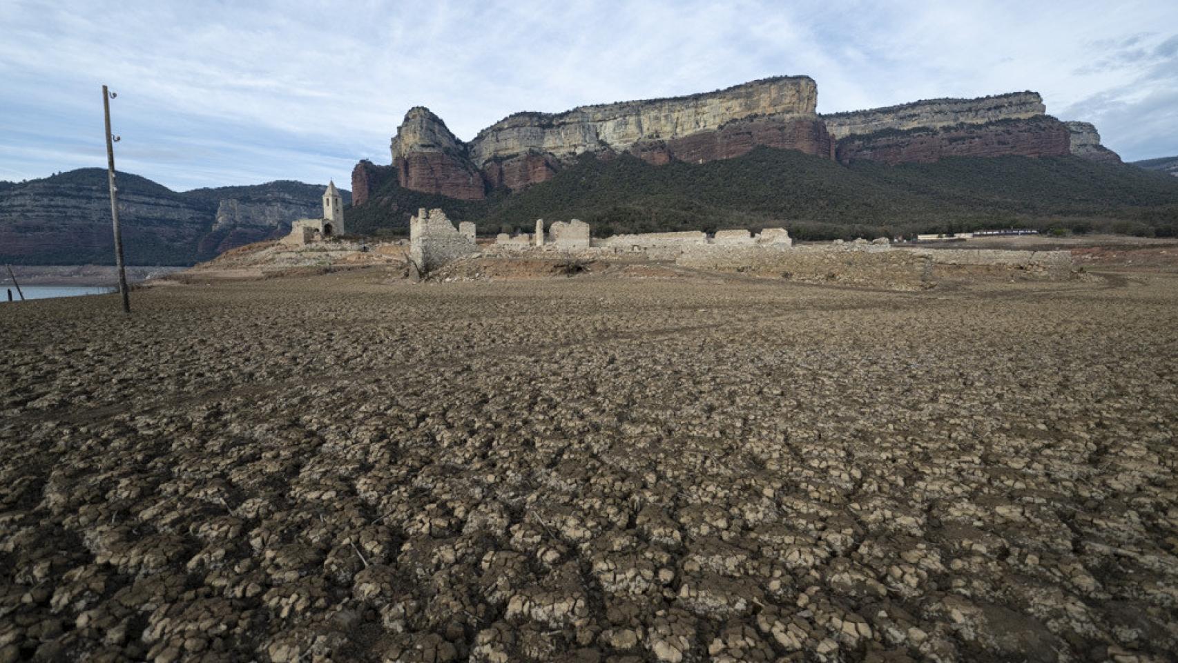 Vista del pantano de Sau, a 22 de enero de 2024, en Barcelona.