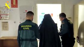 Agentes de la Guardia Civil detienen a 'El Puma'.