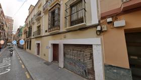 Imagen del edificio de la calle Ollerías que la Junta de Andalucía ha sacado al mercado.
