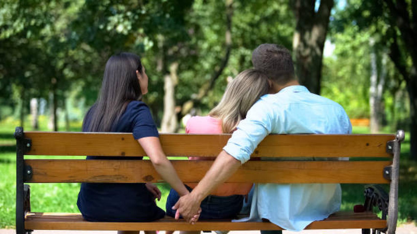 Una relación amorosa de tres personas