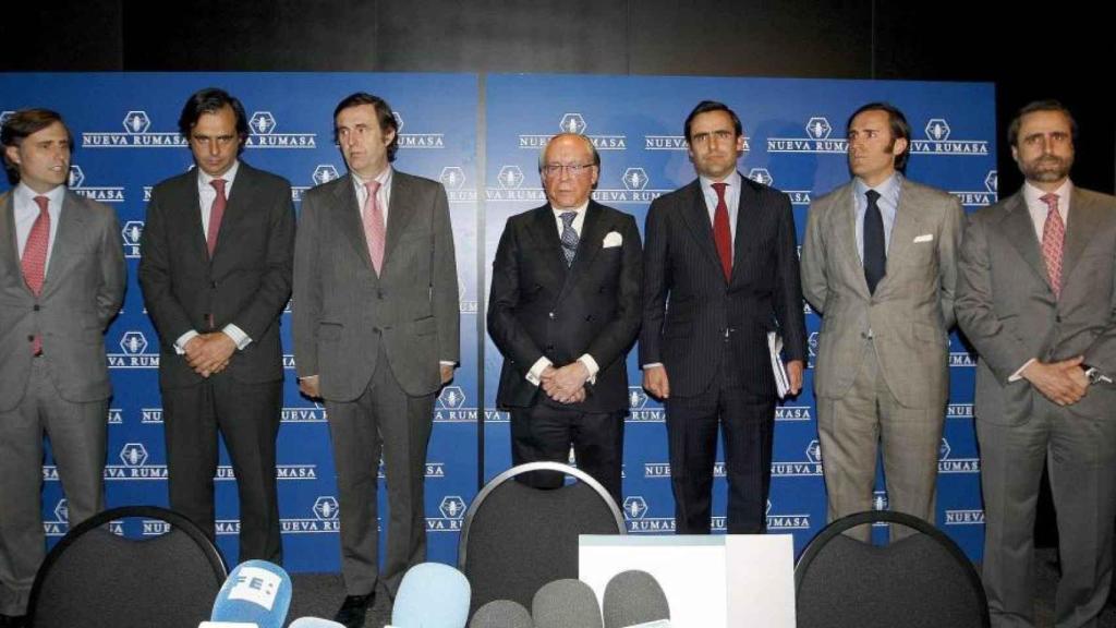 José María Ruiz-Mateos y sus seis hijos varones, en 2011.
