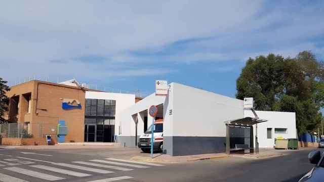 Una vista del centro de salud La Loma en Torrevieja, en el área donde se ha producido la muerte.