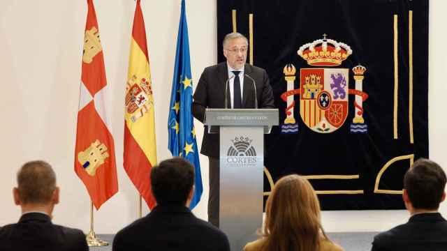 El presidente de las Cortes, Carlos Pollán, durante su intervención de este viernes.