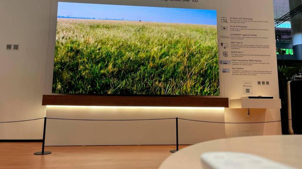 El nuevo modelo LSAL006 junto con el mando del televisor.