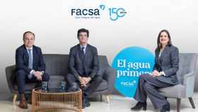 José Claramonte, director general de Facsa; Enrique Gimeno, presidente; y Elena Llopis, consejera. EE
