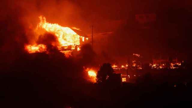 Varias casas arden en los incendios de Viña del Mar (Chile)