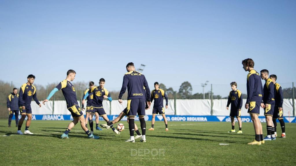 Deportivo: Idiakez convoca a todos los nuevos fichajes para el partido ante el Fuenlabrada