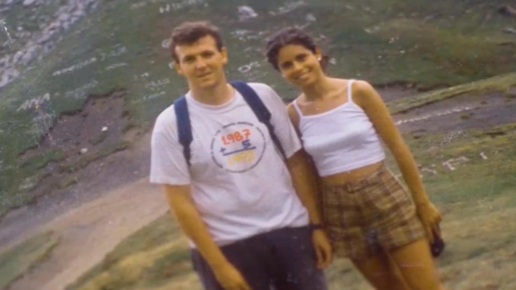 Alfonso Rueda y su mujer, Marta Coloret, hace unos 30 años.