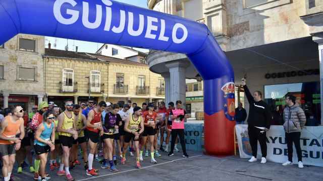 Imagen de la salida de la IX Media Maratón de Guijuelo.