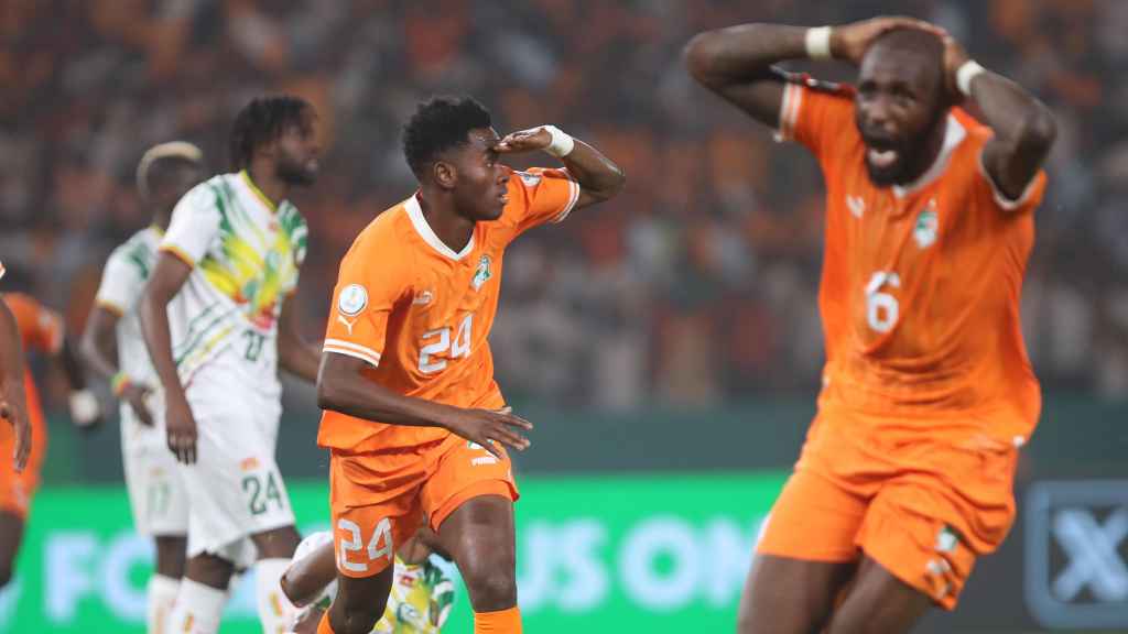 Los jugadores de Costa de Marfil celebran el gol ante Senegal