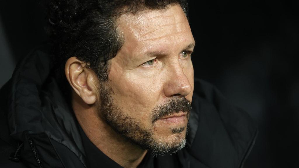 Diego Pablo Simeone en el banquillo del Santiago Bernabéu durante un Real Madrid - Atlético de Madrid