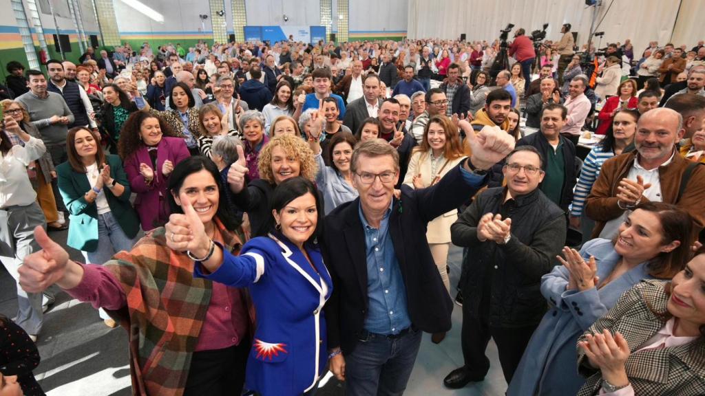 El líder del PP, Alberto Núñez Feijóo, durante el acto celebrado este domingo en Mos (Pontevedra).