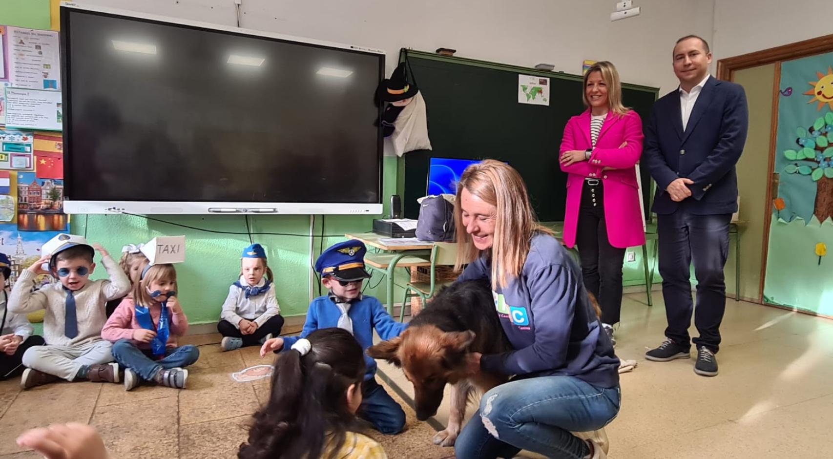 Juegos y teatro con los escolares para educar en tenencia de mascotas