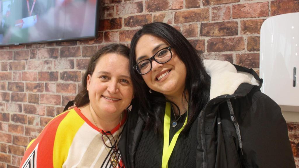 Estefanía y Claudia, alumnas del bootcamp tecnológico FemCoders