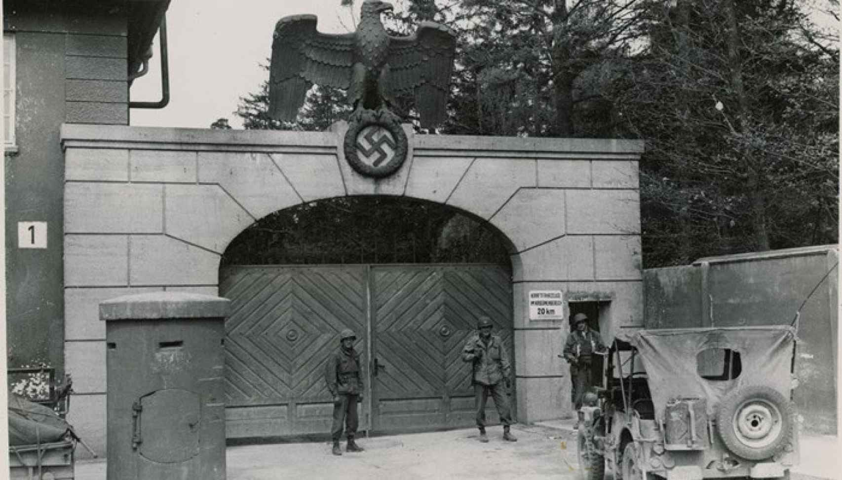 Tropas de EEUU después de liberar el campo de concentración de Dachau