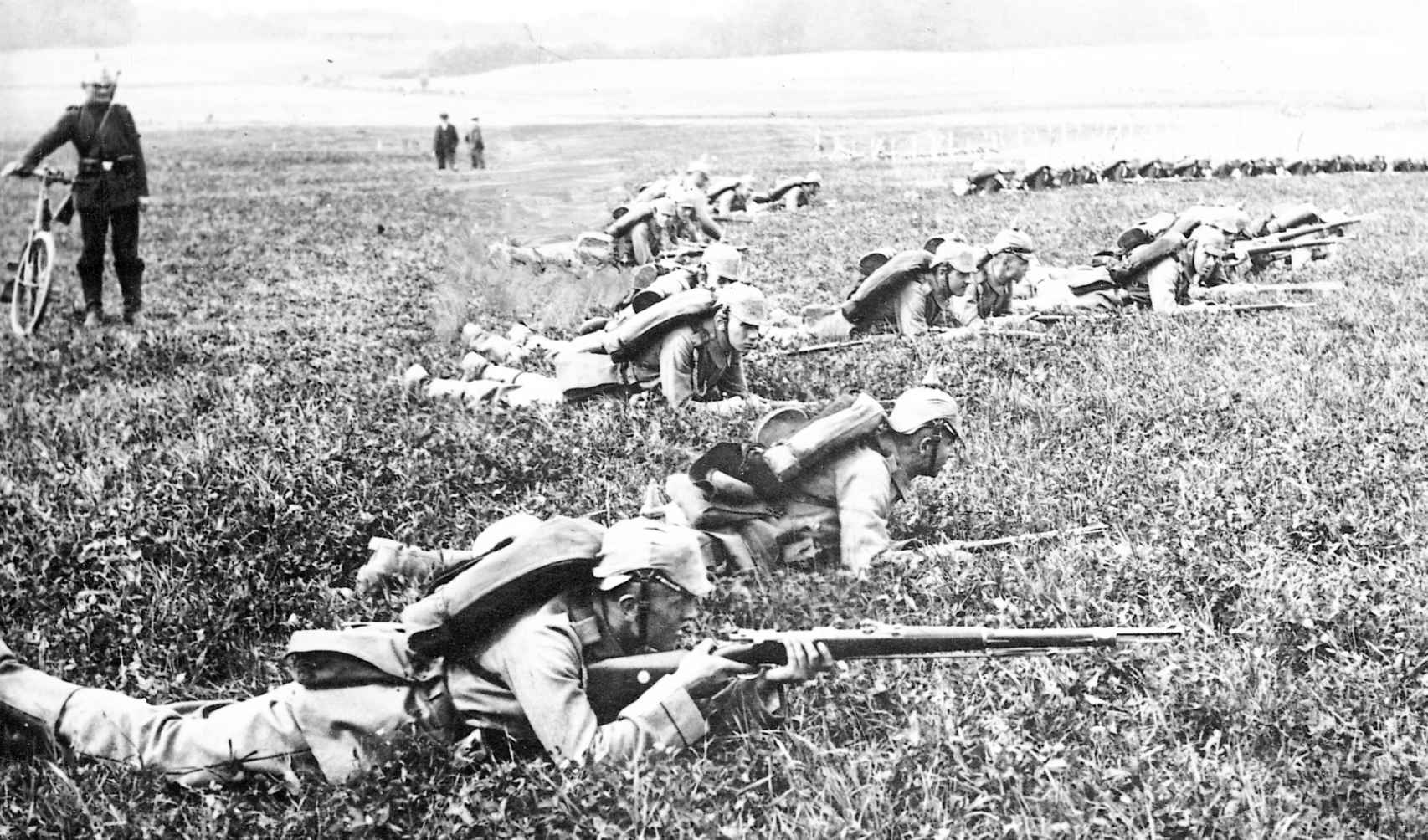 Infantería alemana durante unas maniobras en el periodo de preguerra.