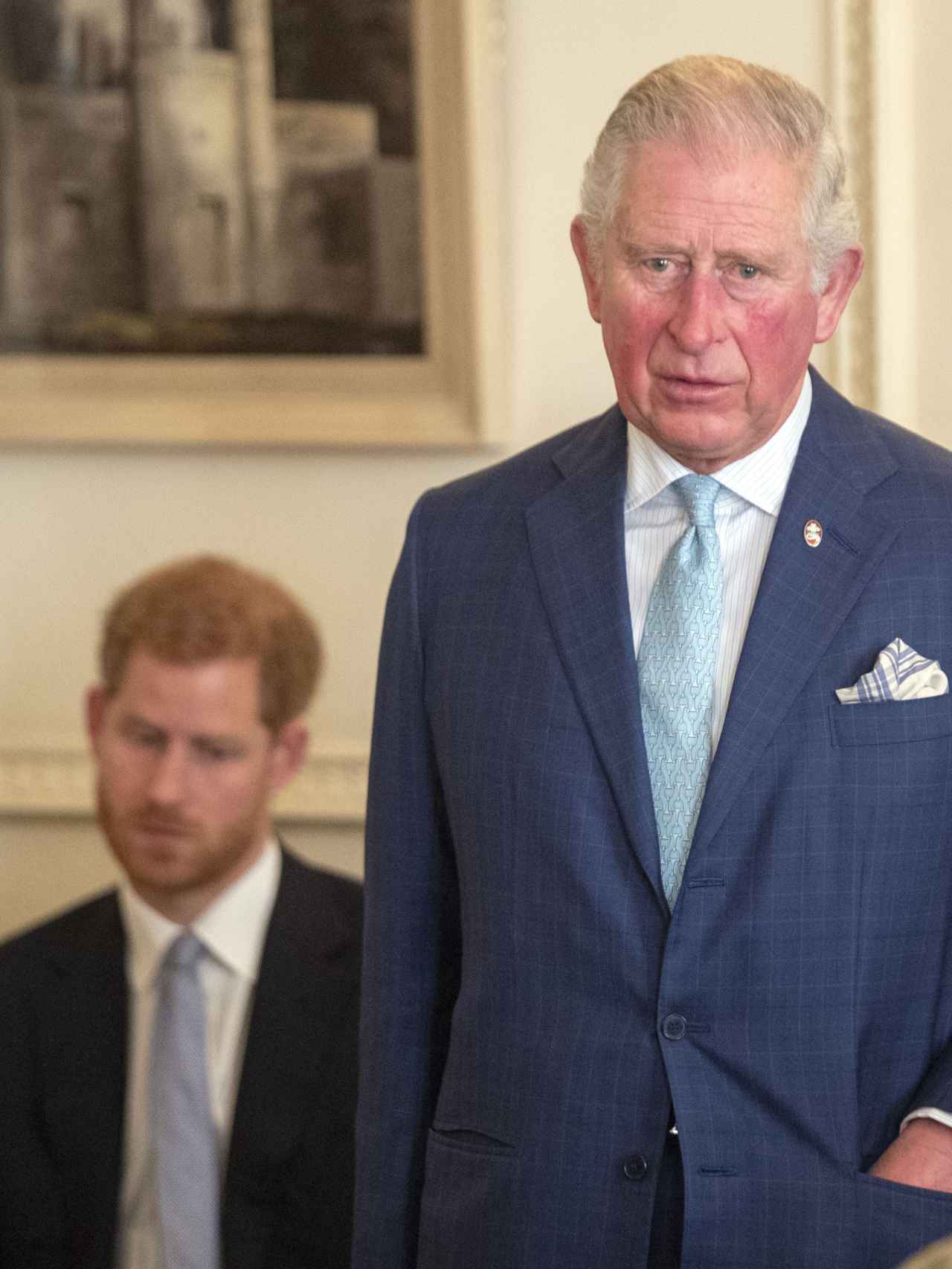 Harry de Inglaterra junto a su padre, Carlos III, en una imagen de archivo.
