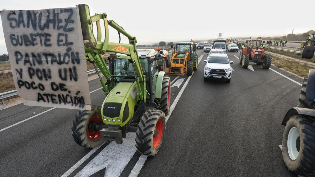 Imagen de archivo de uno de los cortes de carreteras en Castilla y León estos últimos días