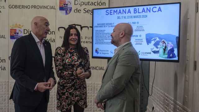Oscar Moral, Beatriz Serrano y Jesús Garrido presentan la Semana Blanca de esquí de Segovia