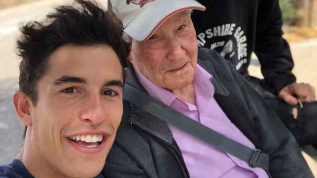 Marc Márquez junto a su abuelo en una fotografía de sus redes sociales.