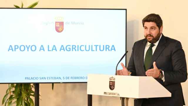 Fernando López Miras, este lunes, en su comparecencia en el Palacio de San Esteban para respaldar las protestas de los agricultores murcianos.