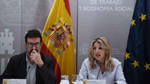 El secretario de Estado de Trabajo, Joaquín Rey y la vicepresidenta segunda y ministra de Trabajo y Economía Social, Yolanda Díaz