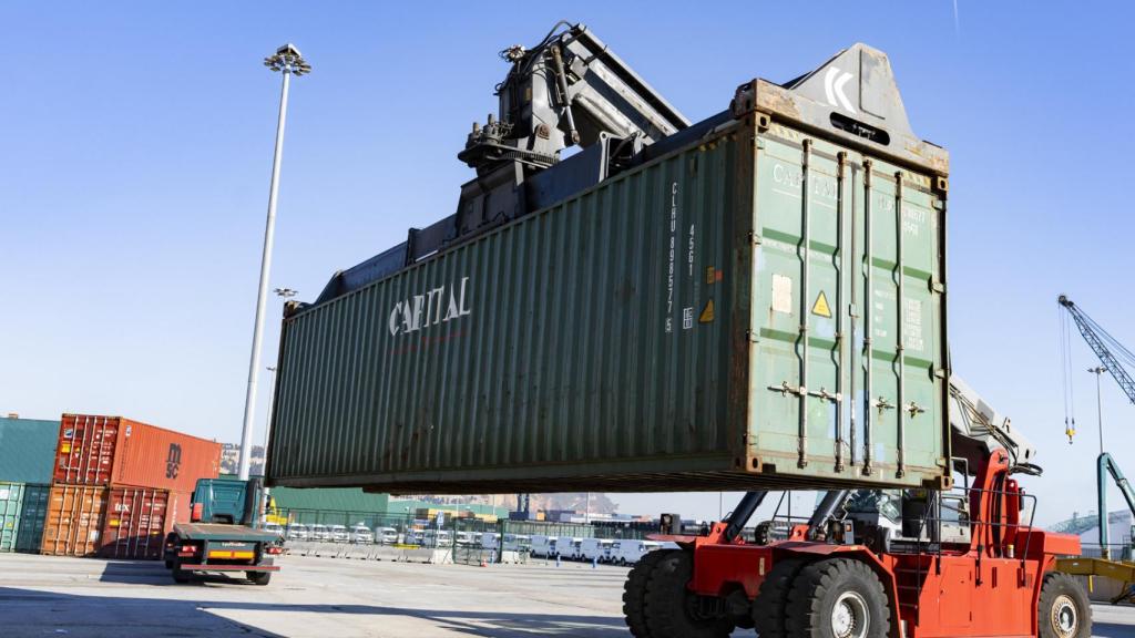 El Omoda 5 es un SUV de tamaño medio que llega en versión de combustión y eléctrica.