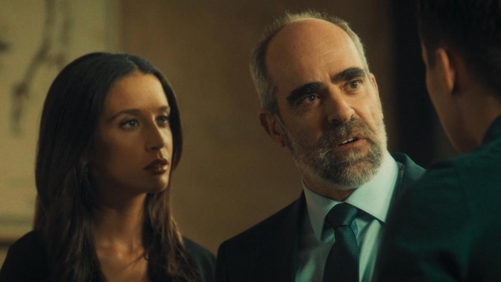 Fotograma de El Correo junto a Luís Tosar.