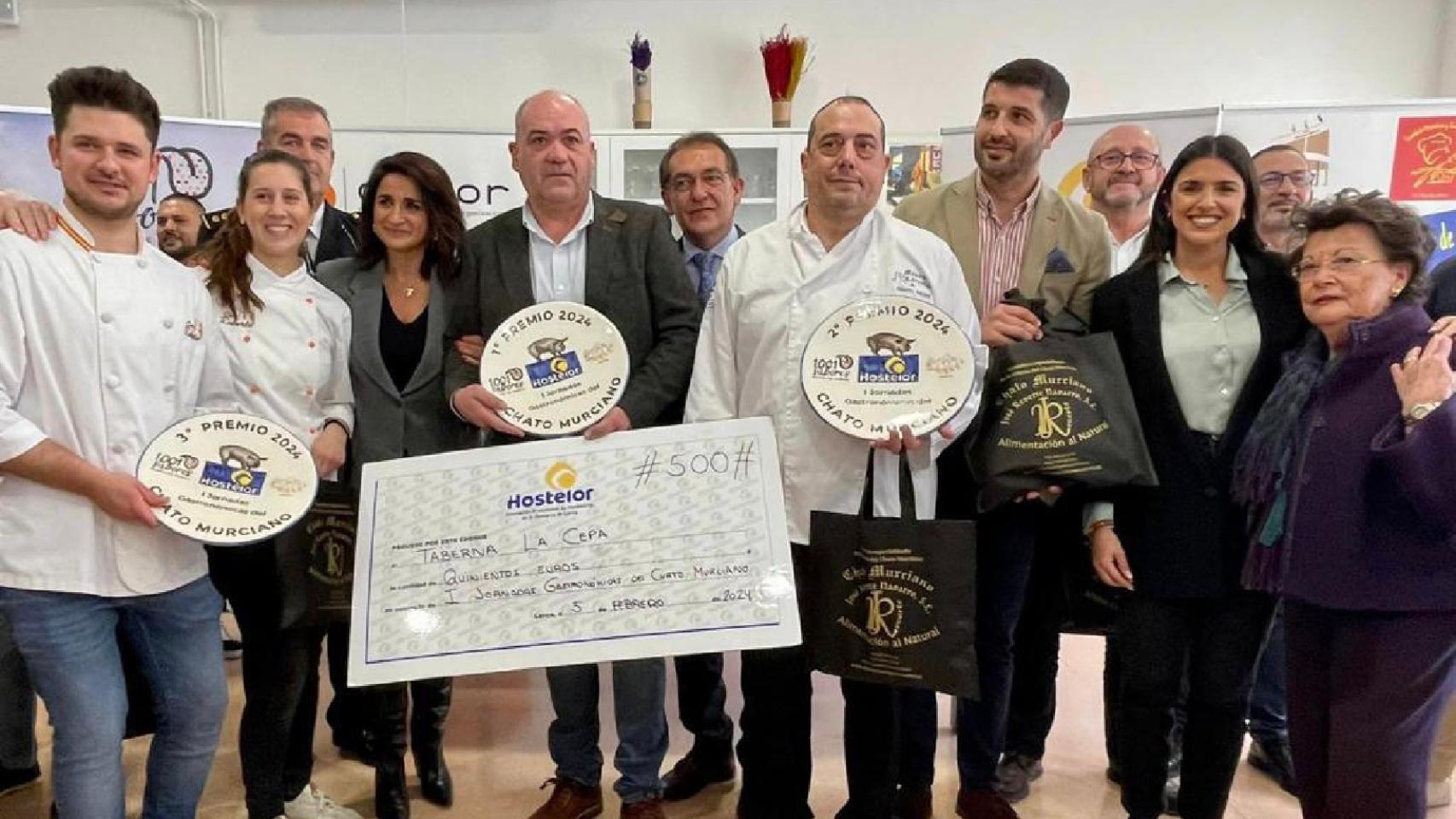 Los ganadores de las “I Jornadas Gastronómicas del chato murciano”.