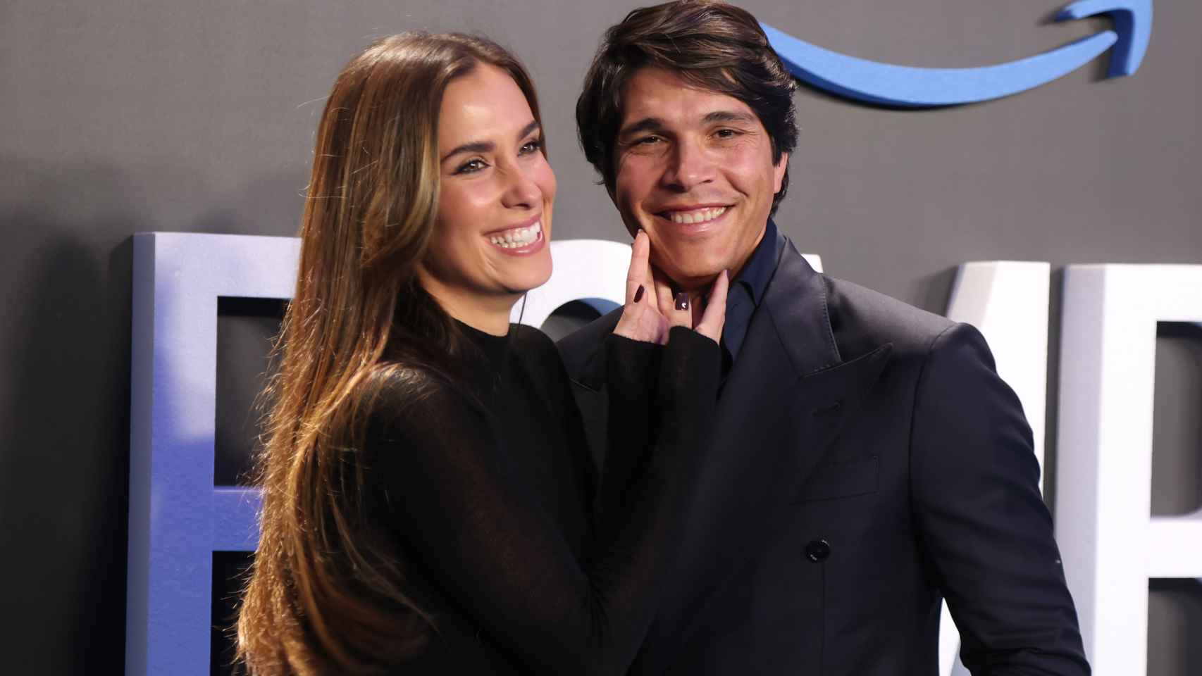 María Pombo junto a su marido, Pablo Castellano, en el photocall del estreno de su documental.