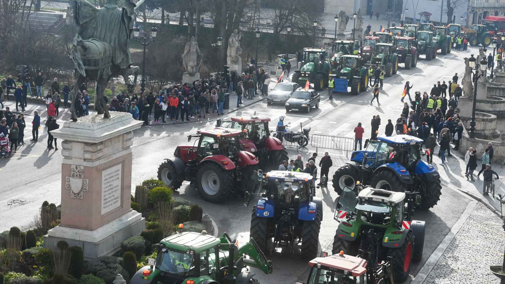 ovilización del sector agrario en Burgos capital y provincia para protestar por la situación del campo convocada por UCCL