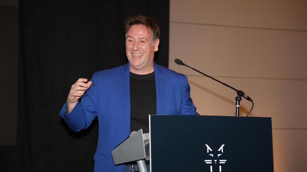 Carlos Latre presentando la Gala Macarfi