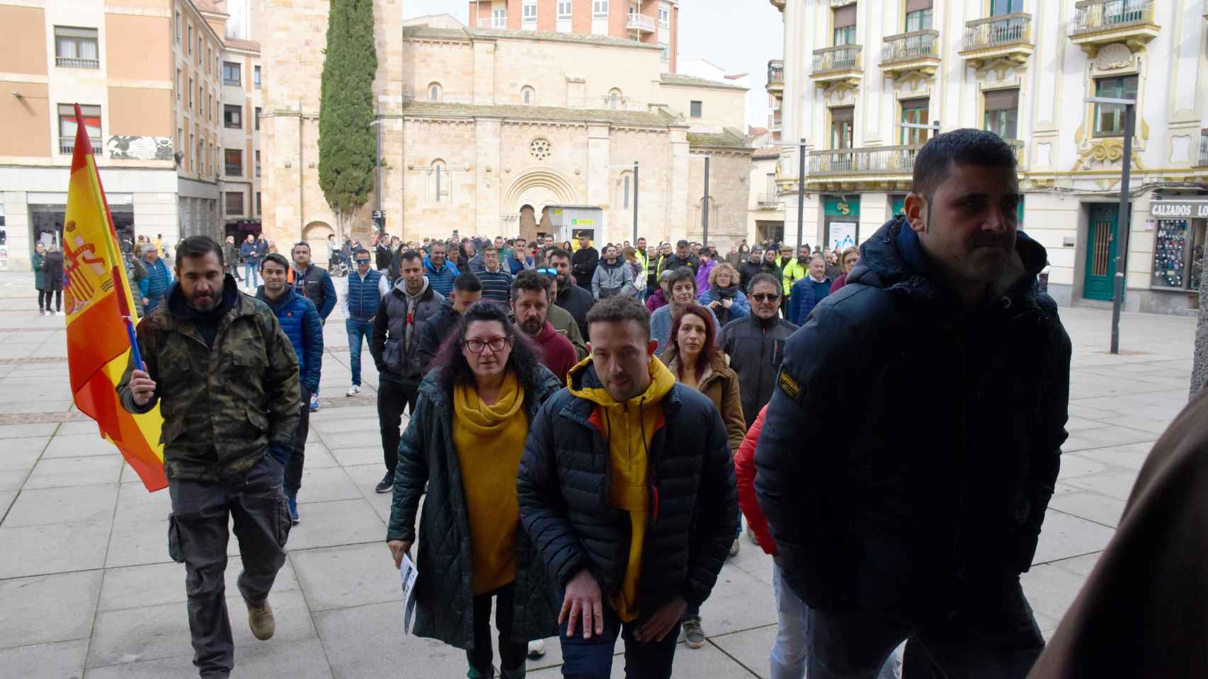 Entrada de los manifestantes a la Subdelegación del Gobierno en Zamora