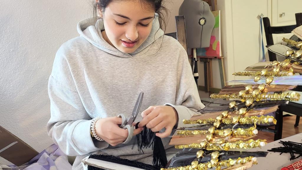 La confección de los trajes es un proceso largo y enteramente hecho a mano.