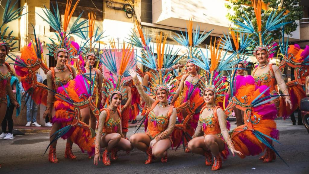 Los trajes de la la comparsa 'Dando Caña'.
