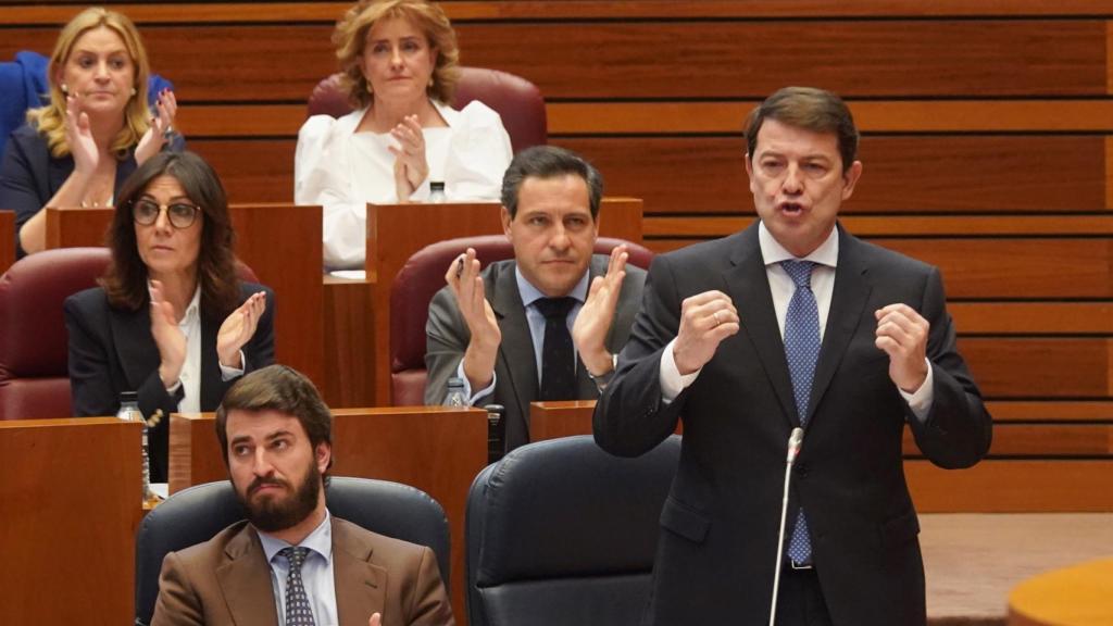 Fernández Mañueco durante su intervención este martes en las Cortes