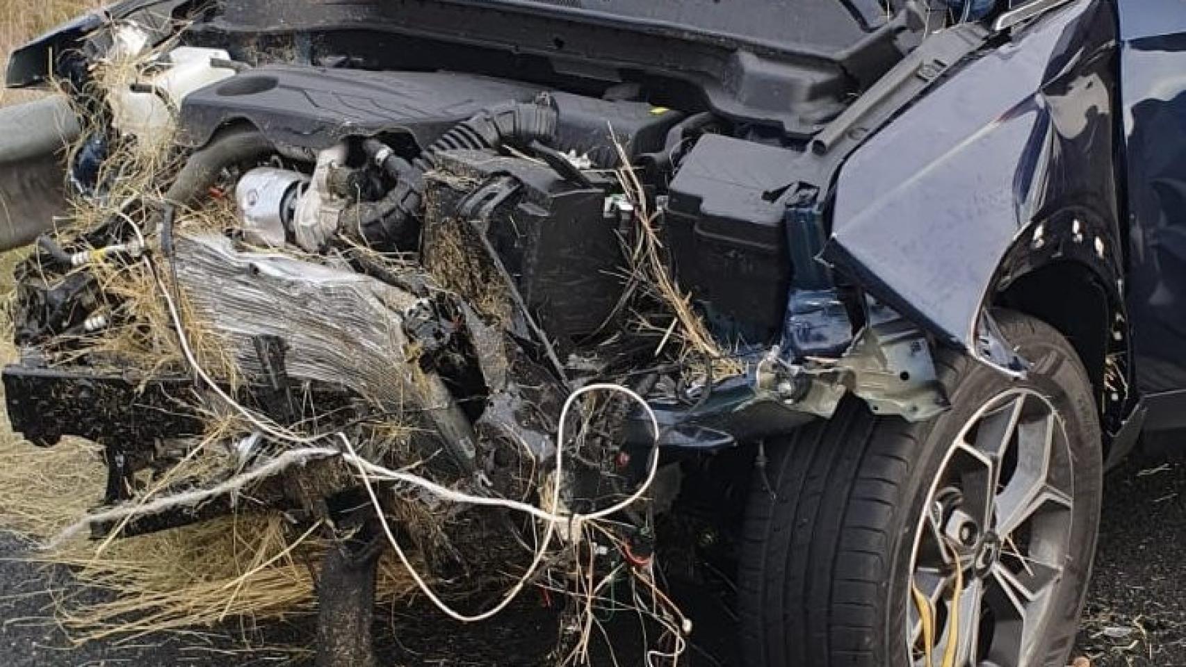 El estado del coche tras salirse de la vía en Burgos