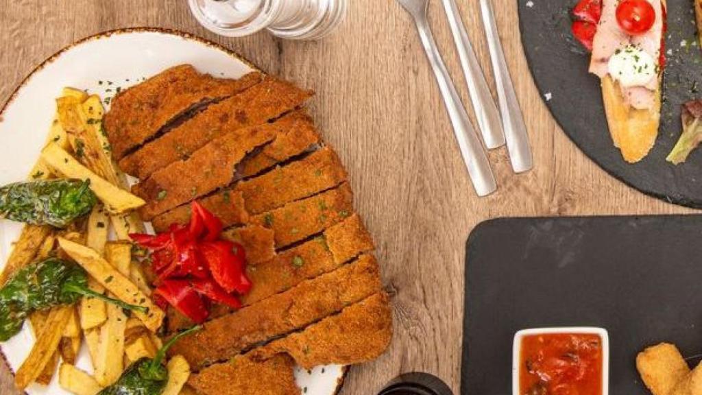 Este es el mejor restaurante para comer en Gijón: tienen cachopos gigantescos