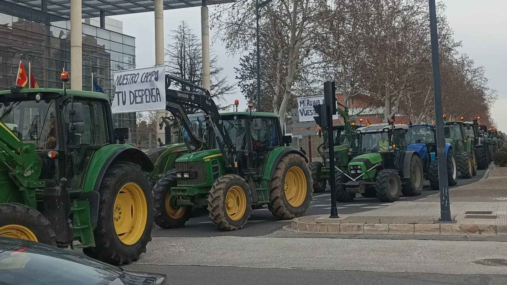 Los agricultores toman las calles de Albacete: Mi ruina es vuestra hambre