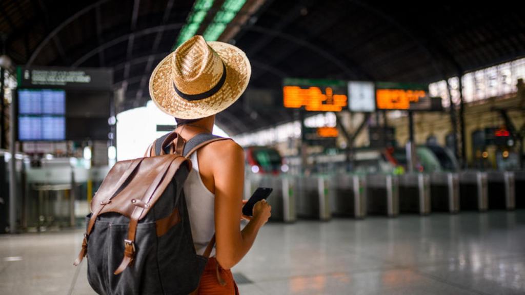 Una mujer, viajando sola.