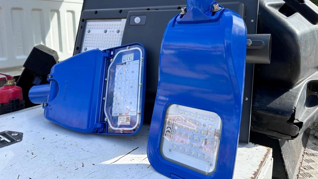 Dos de las nuevas luces LED que se instalarán en San Javier.
