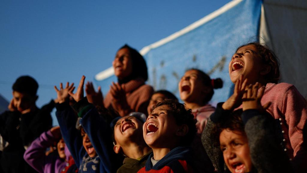 Varios niños desplazados, este miércoles en Rafah.