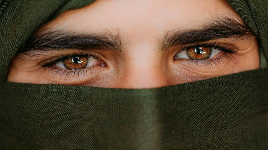 Comprueba si tus apellidos están en la lista.