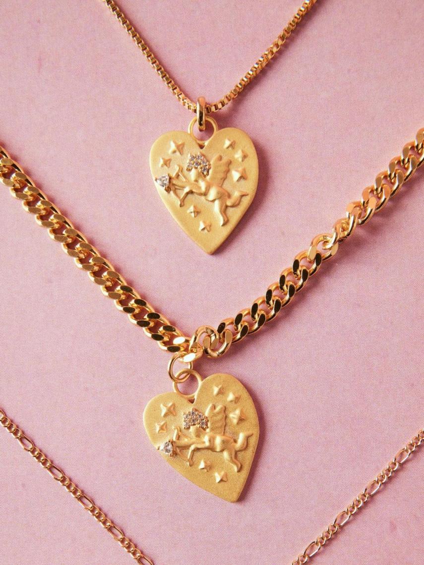 El 'charm' de cupido es la pieza más destacada de la colección.