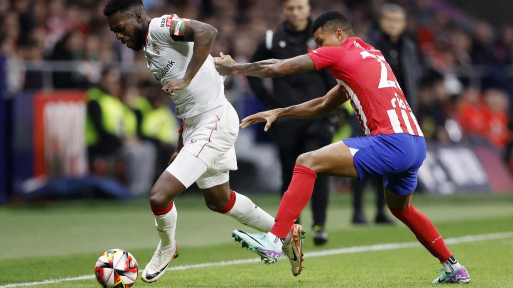 Reinildo, con Iñaki Williams en el partido de la Copa del Rey.