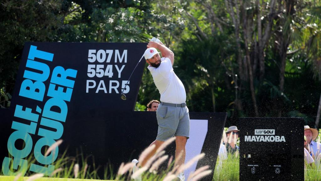 Jon Rahm disputando uno de los torneos del LIV golf